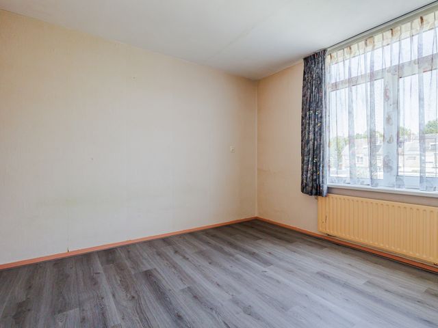 Kievitstraat 39, Strijen