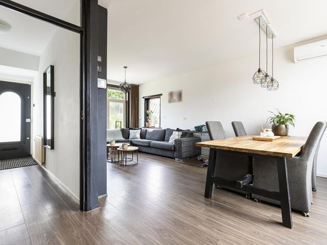 Domela Nieuwenhuisstraat 17, Gouda