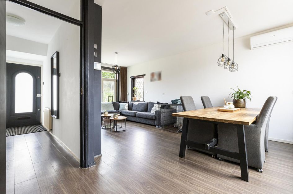 Domela Nieuwenhuisstraat 17