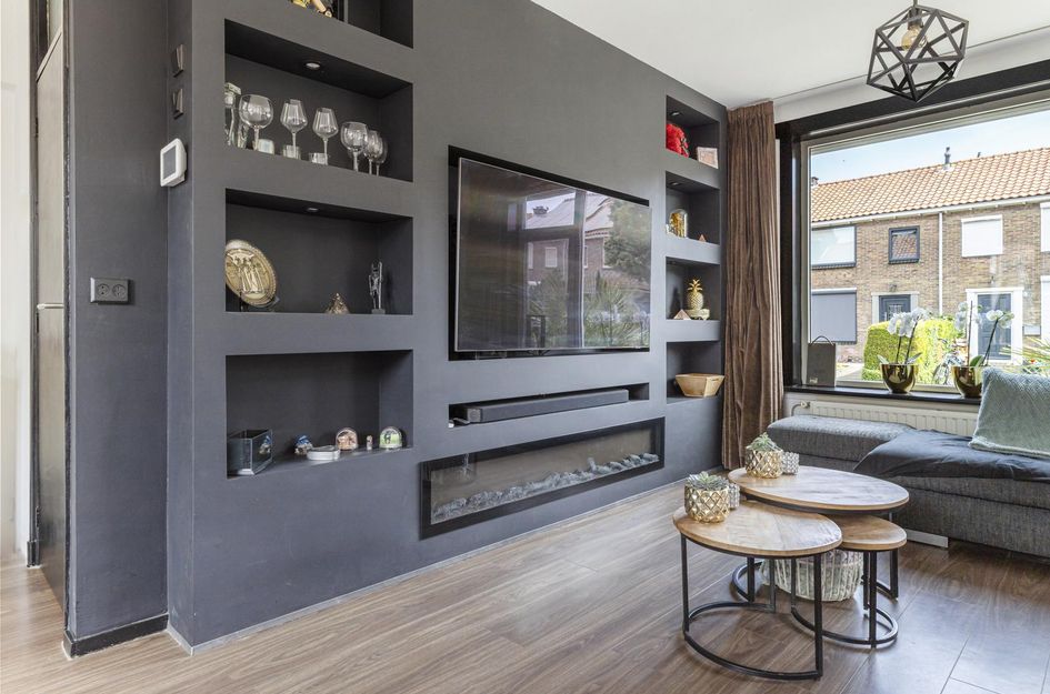 Domela Nieuwenhuisstraat 17