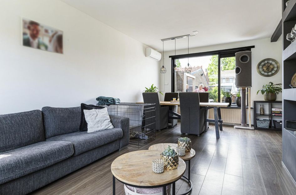 Domela Nieuwenhuisstraat 17