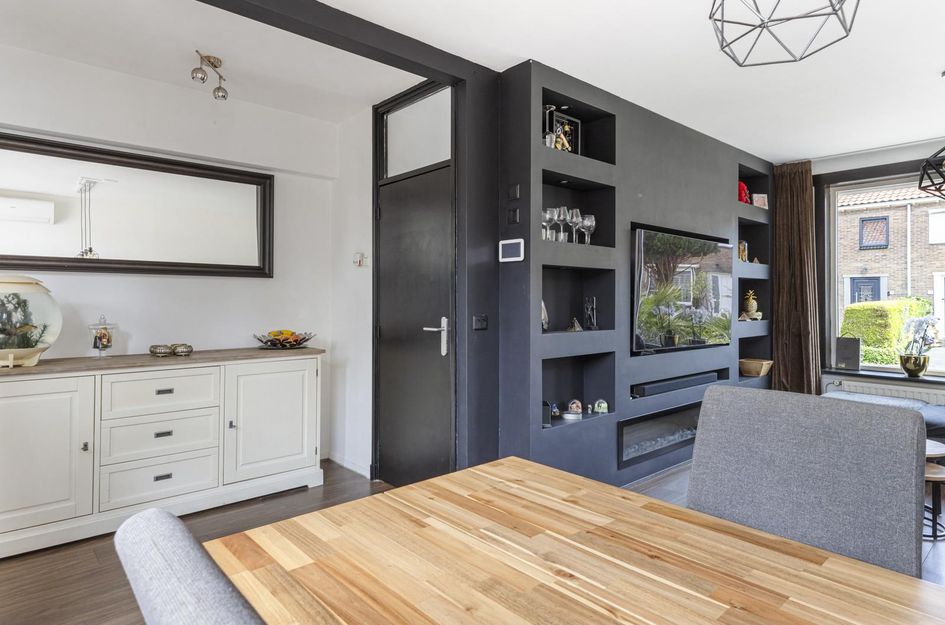 Domela Nieuwenhuisstraat 17