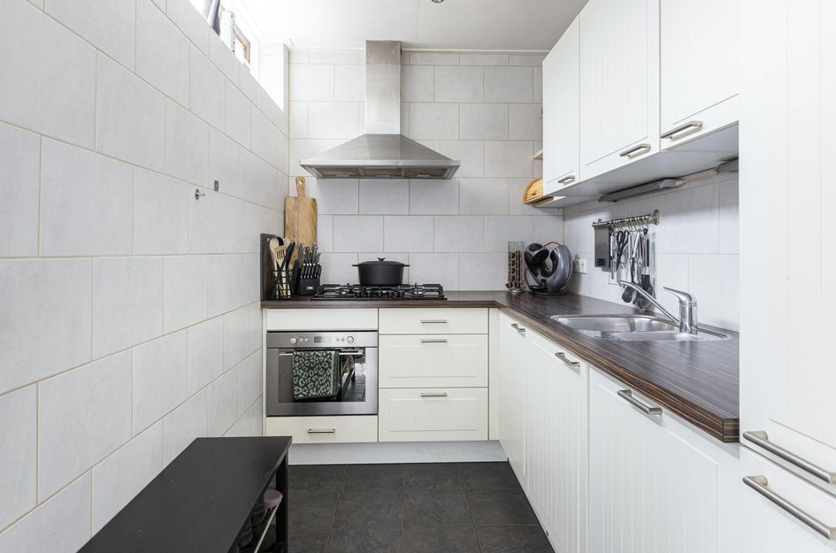 Domela Nieuwenhuisstraat 17