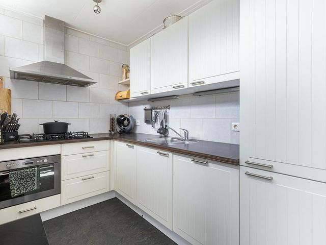 Domela Nieuwenhuisstraat 17, Gouda