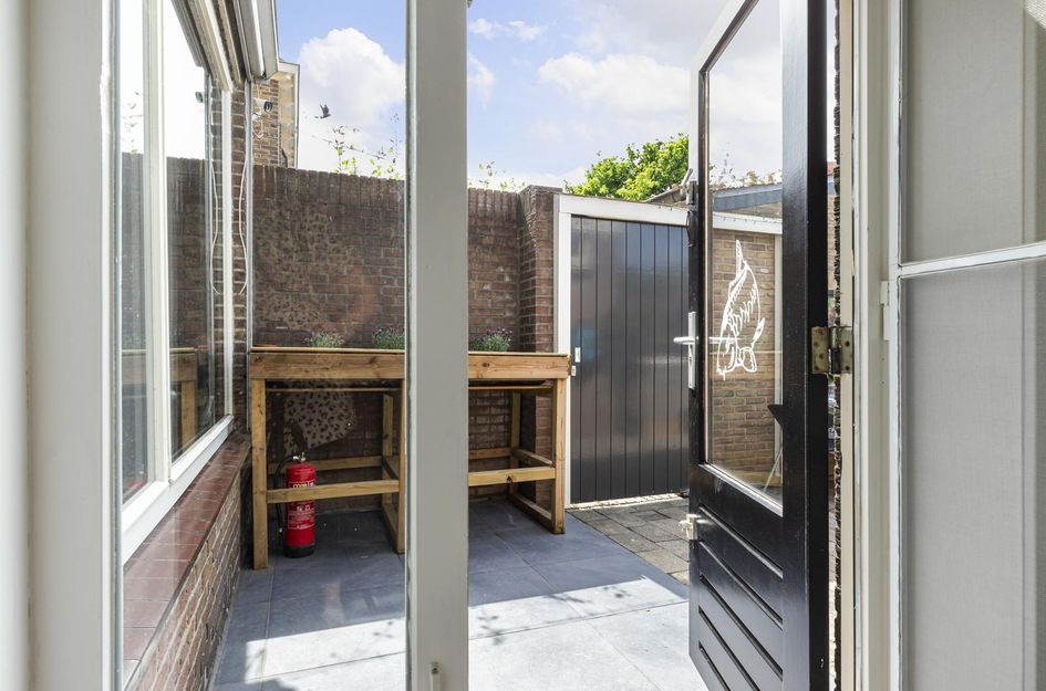 Domela Nieuwenhuisstraat 17