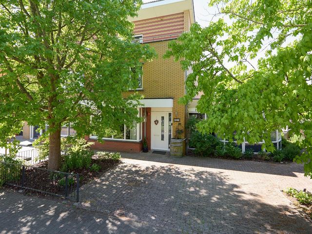 Laan van Loevestein 21, Nieuw-Vennep