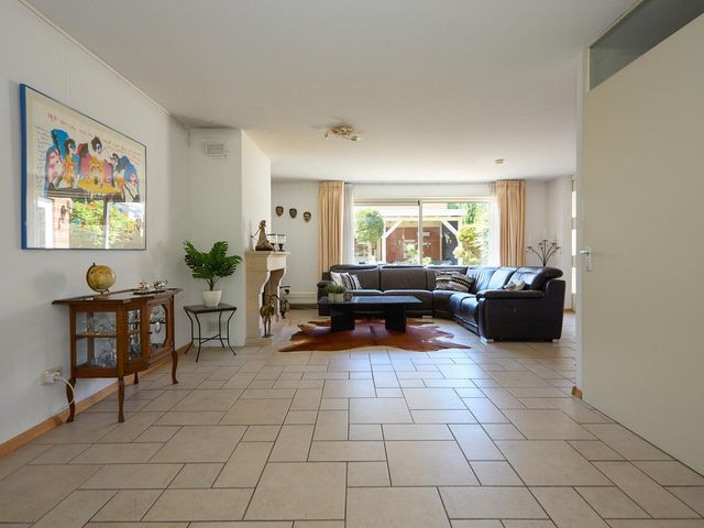 Laan van Loevestein 21, Nieuw-Vennep