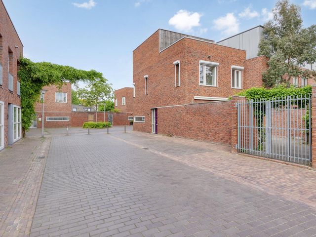Zomereik 4, Eindhoven