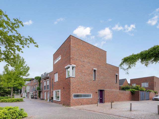 Zomereik 4, Eindhoven