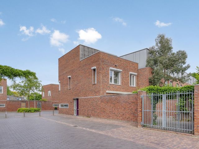 Zomereik 4, Eindhoven