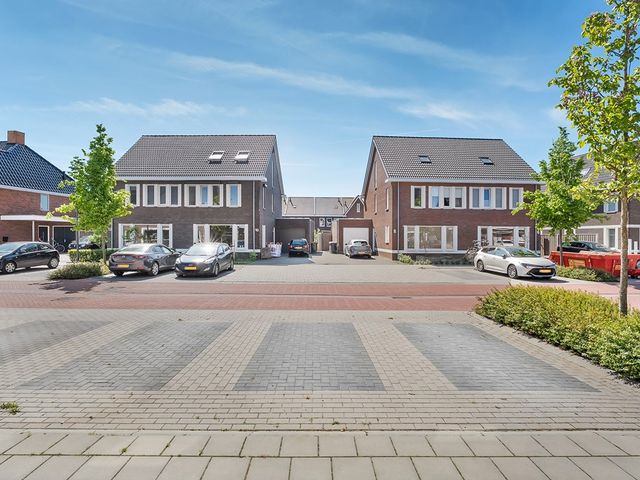 Tijm 19, Hardenberg
