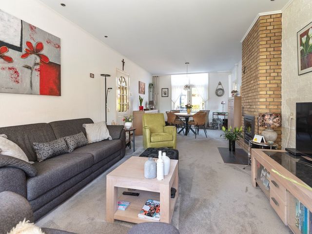 Julianaplein 7, Noordwijkerhout