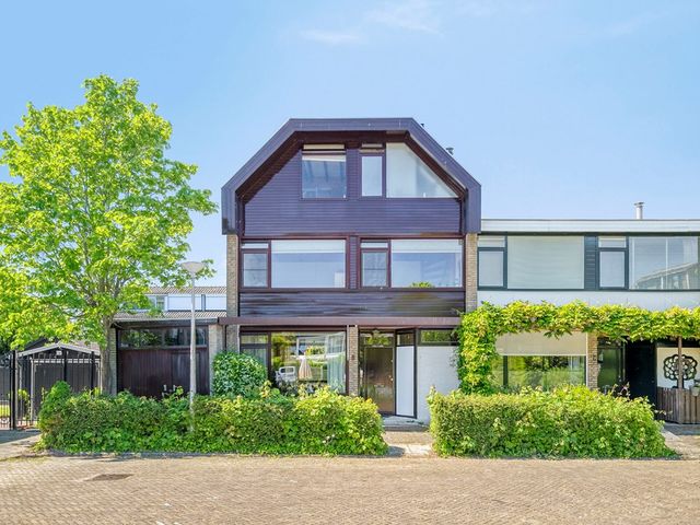 Wittensteyn 8, Hendrik-Ido-Ambacht