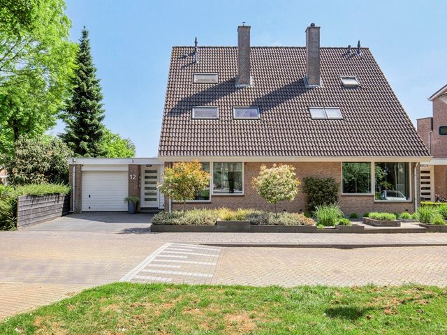 Zwaanwijk 12, Zwijndrecht