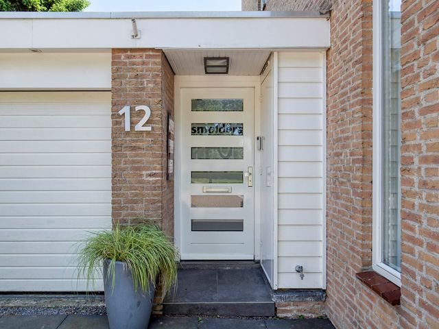 Zwaanwijk 12, Zwijndrecht