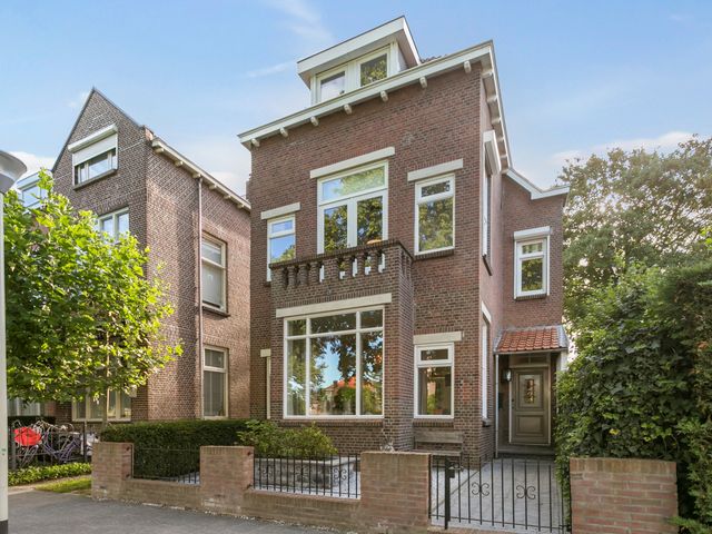 Arnoldus Asselbergsstraat 8, Bergen op Zoom