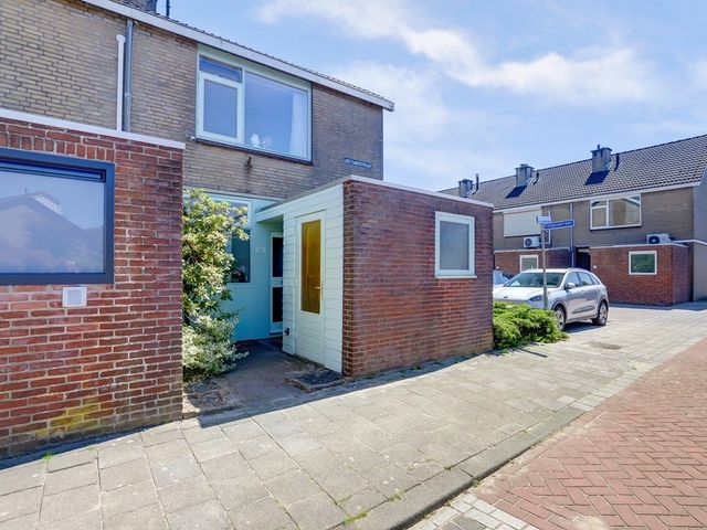Rietgansstraat 29, Strijen