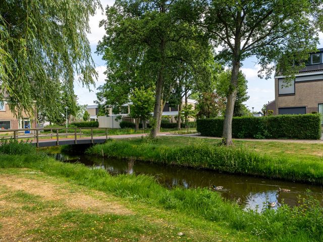 Robiniahof 10, Leimuiden