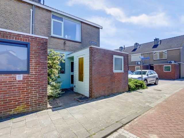 Rietgansstraat 29, Strijen