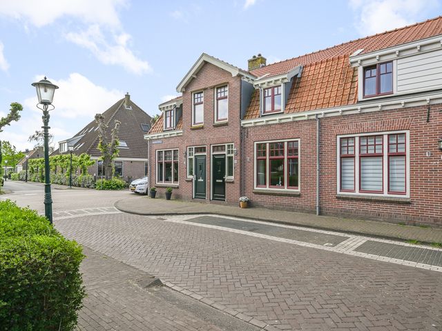 Burgemeester van Lithstraat 18, Uitgeest