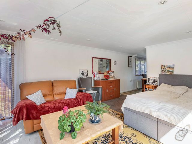 Venelaan 7 7, Rutten