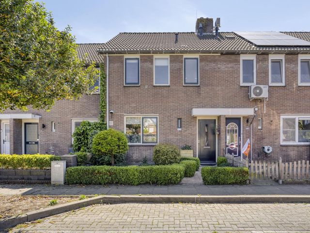 Leuvenstraat 12, Oosterland