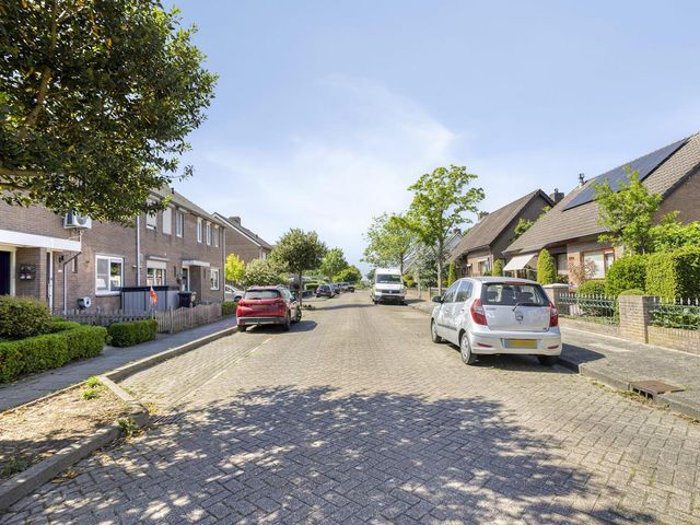 Leuvenstraat 12, Oosterland