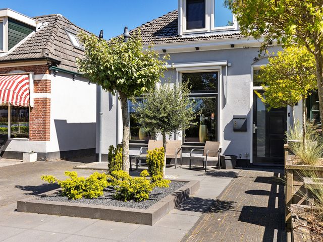 Hertog van Saxenlaan 10, Franeker