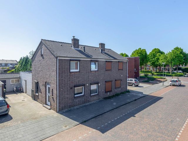 Parklaan 9, Reuver