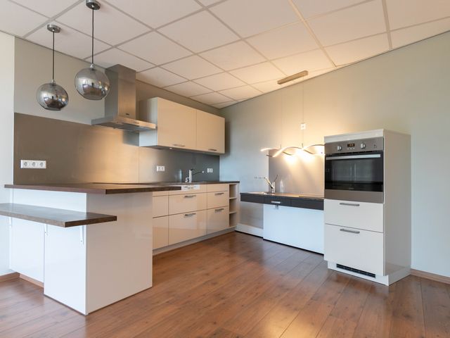 Noordeinde 189A10, Roelofarendsveen