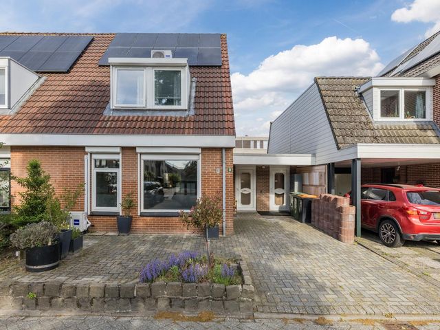 Het Roefje 18, Hoogeveen
