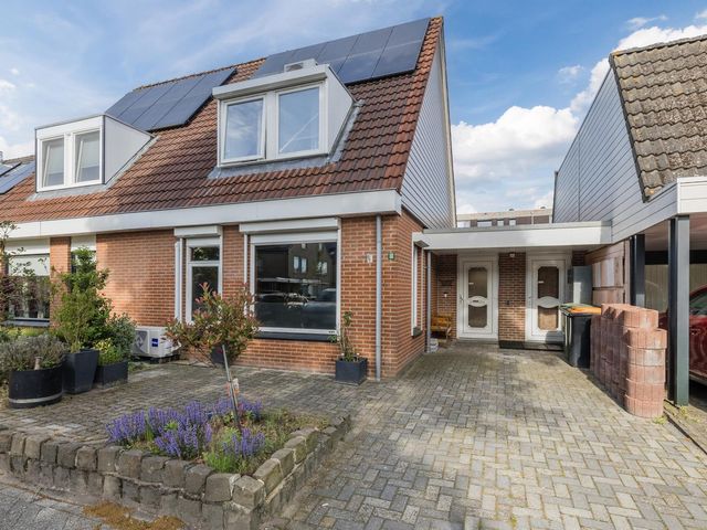 Het Roefje 18, Hoogeveen