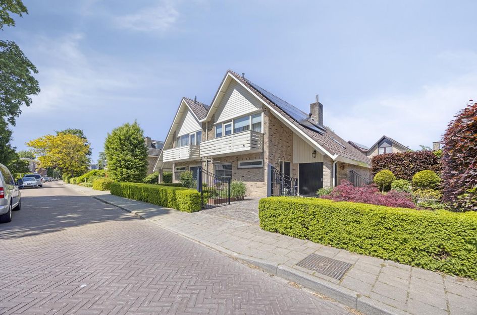 Dorpsstraat 24