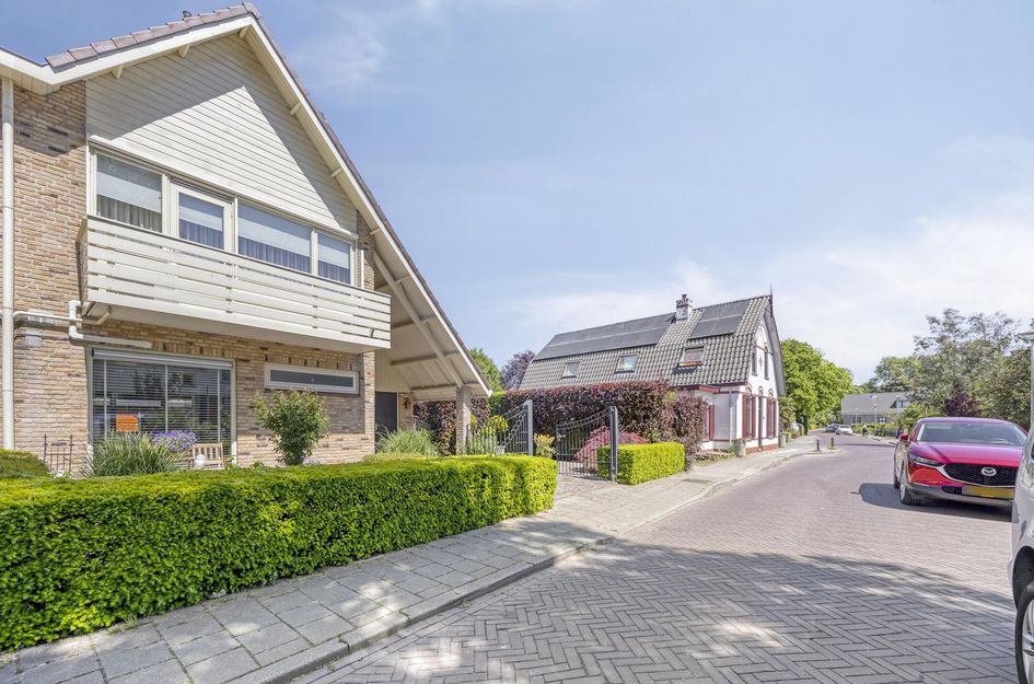 Dorpsstraat 24