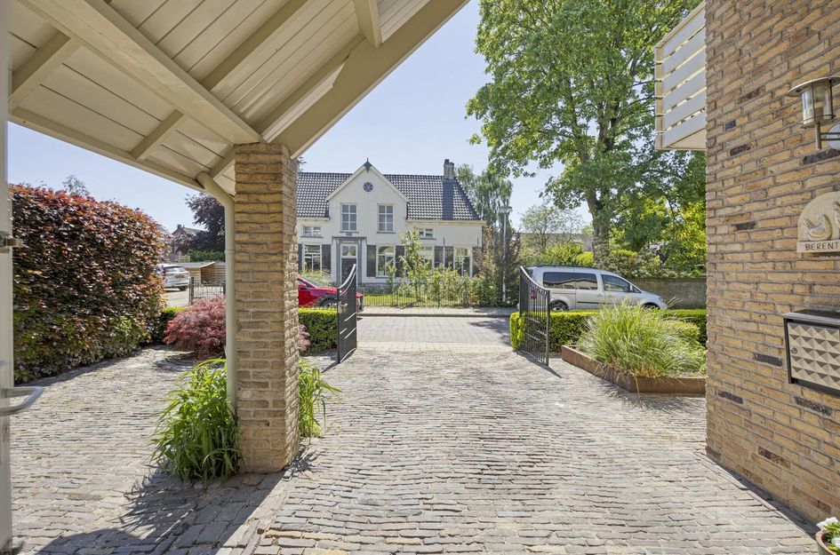 Dorpsstraat 24