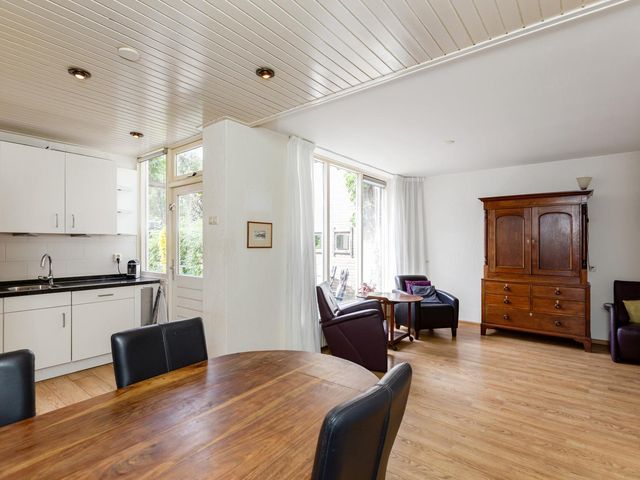 Junostraat 15, Alphen aan den Rijn