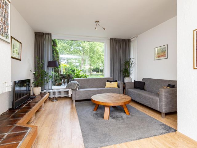 Junostraat 15, Alphen aan den Rijn
