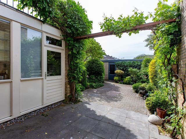 Junostraat 15, Alphen aan den Rijn