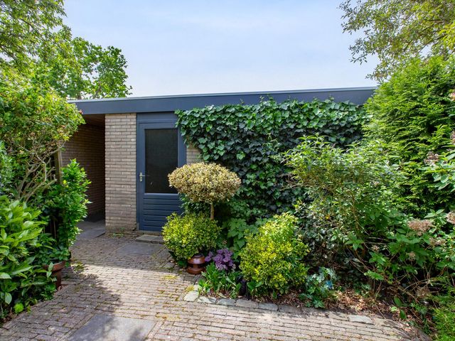Junostraat 15, Alphen aan den Rijn