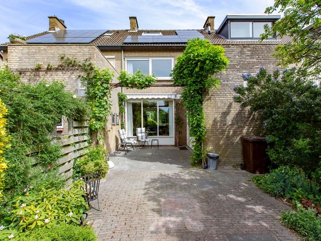 Junostraat 15, Alphen aan den Rijn