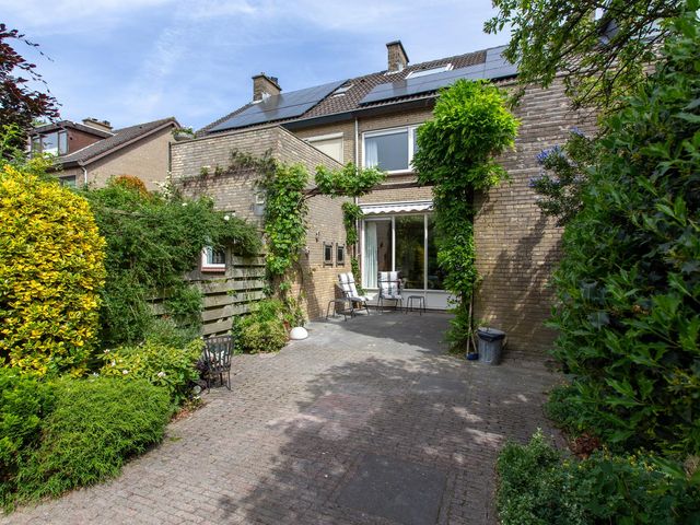 Junostraat 15, Alphen aan den Rijn