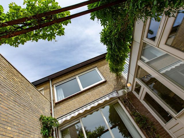 Junostraat 15, Alphen aan den Rijn
