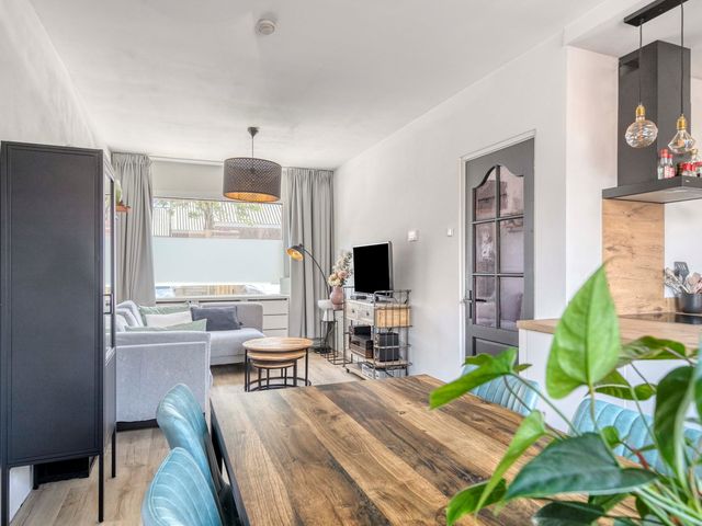 Woudstraat 82, Gouda