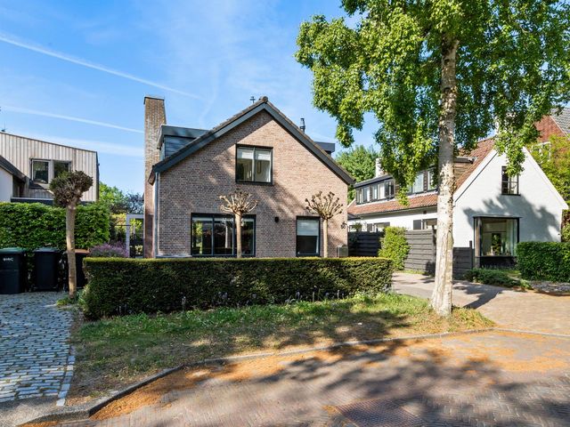 Dokter van Peltlaan 50, Bergen (NH)