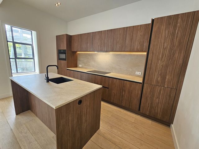 Hilledijk 77A, Rotterdam