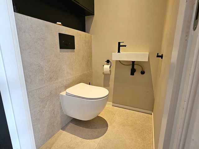 Hilledijk 77A, Rotterdam