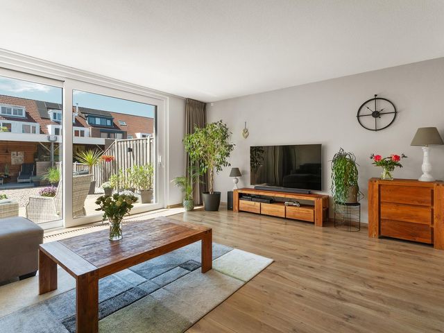 Oesterplantsoen 24, Almere