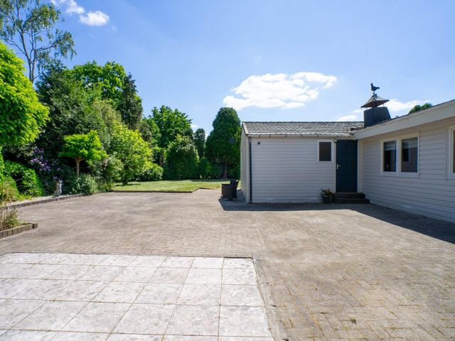 Nuijeneind 24T41, Bakel