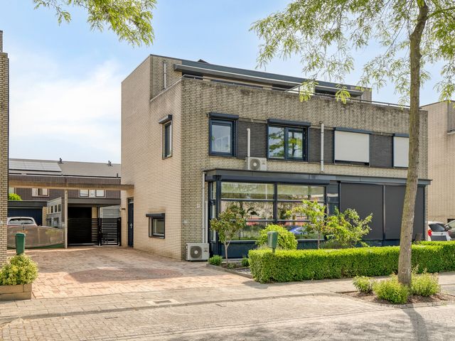Morelberg 49, Roosendaal