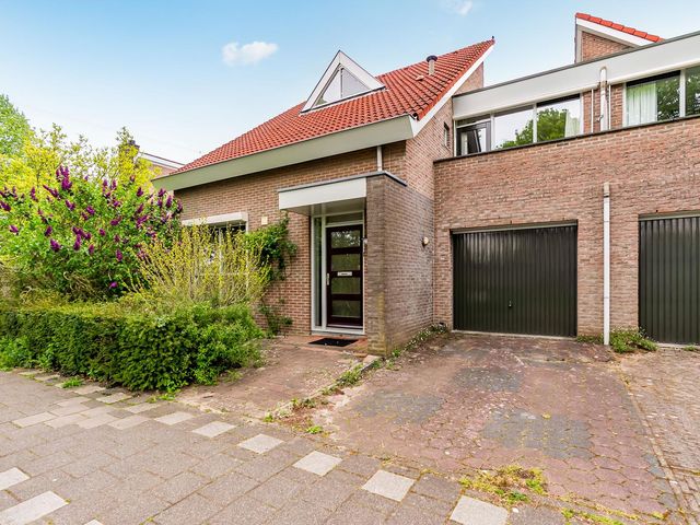 Joris Ivenslaan 1, Almere